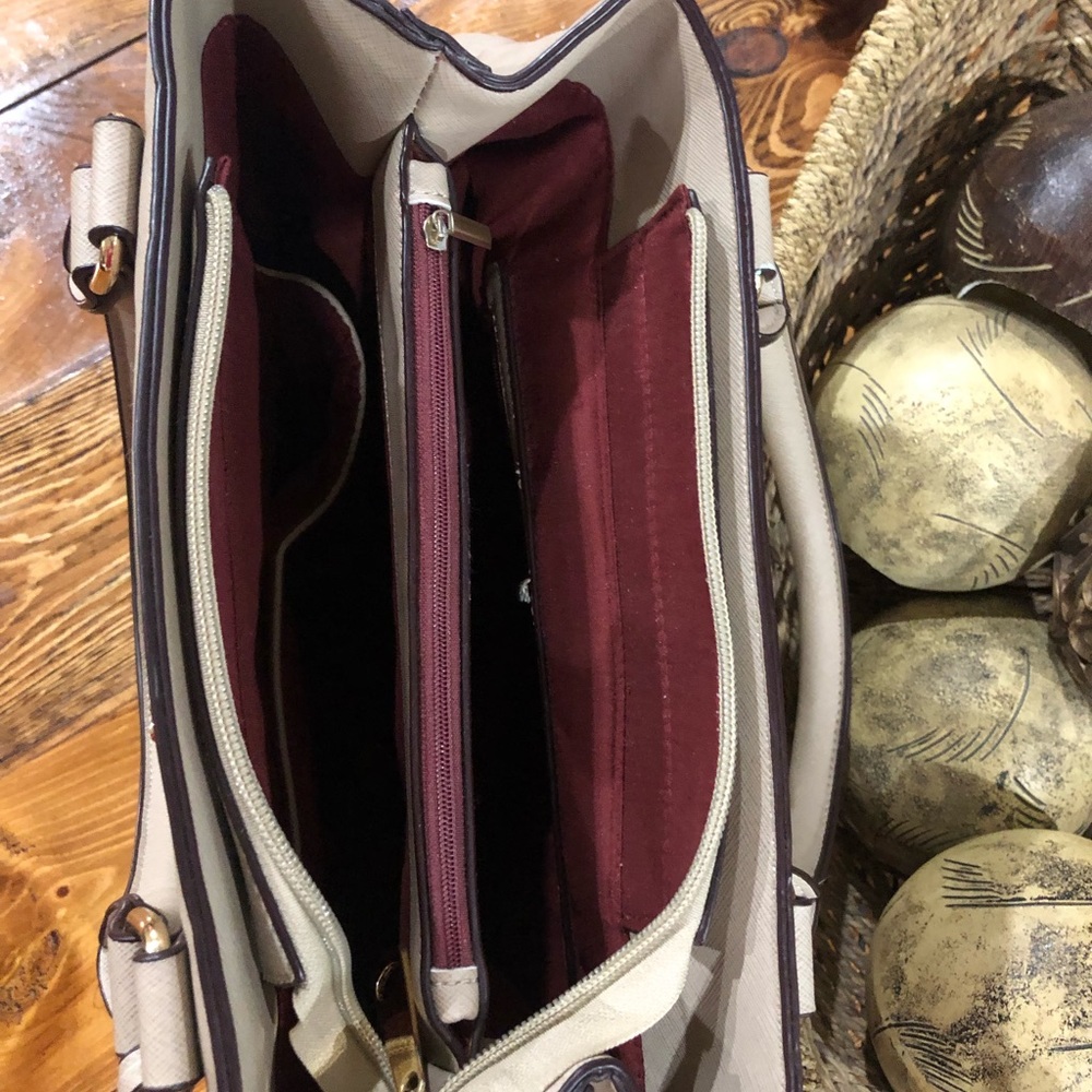 Purse - Picture 2 of 2
